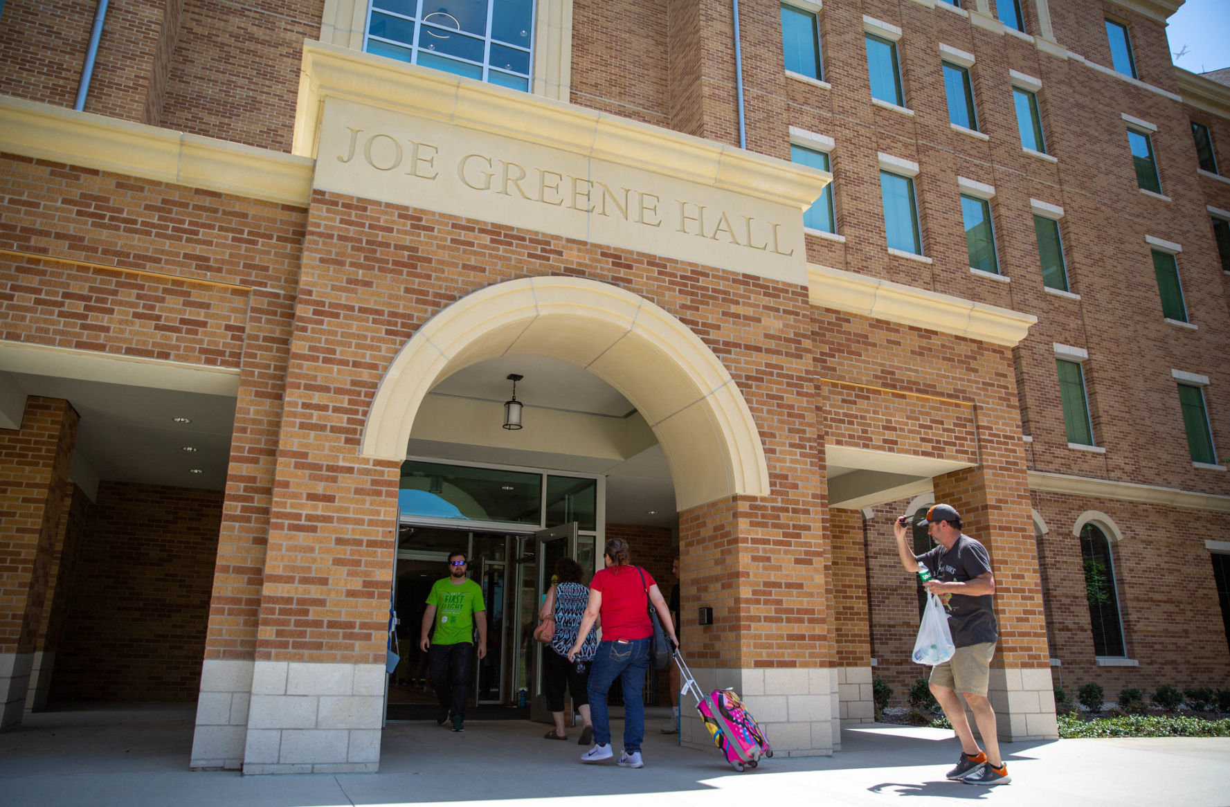 190818_drc_news_Greene Hall Move-In_08.jpg